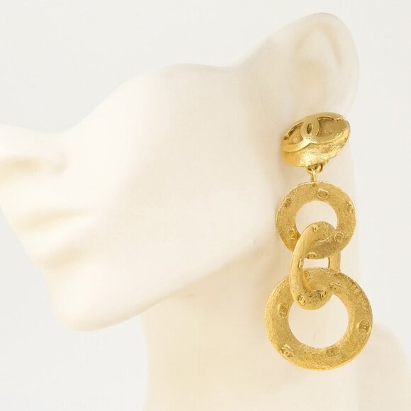 CHANEL CC Logo Hoop Circle Interlocking Clip-On Earrings Gold Tone 29 Auth - Picture 1 of 6